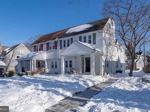 2nd image of 227 Hathaway Ln