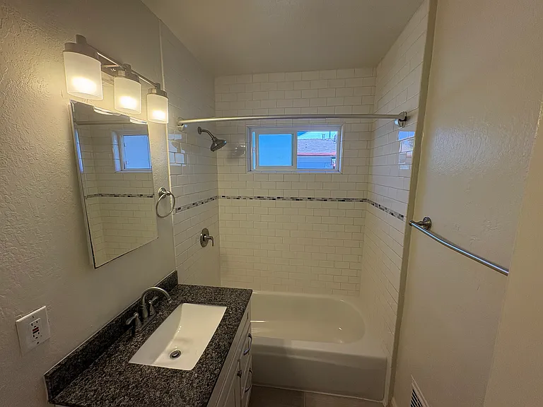1602 Georgia St #1602 — Photo 9