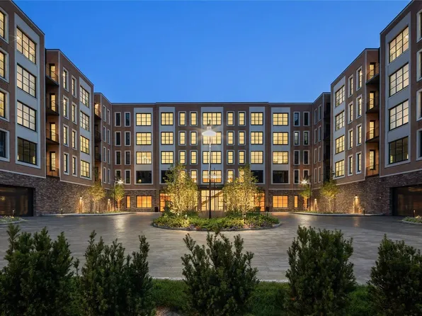 100 Garvies Point Road #1111, Glen Cove, NY 11542