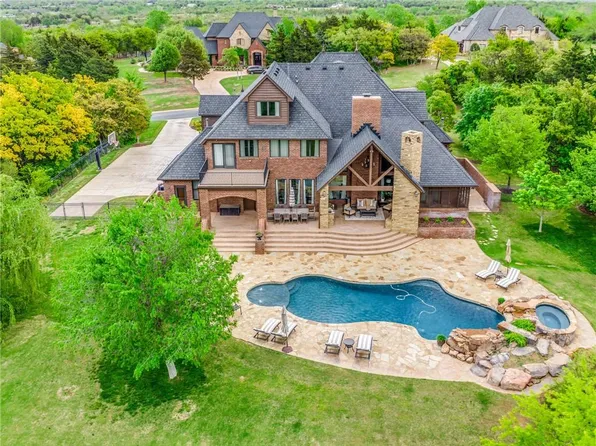 11415 Hillsdale Dr, Edmond, OK 73013