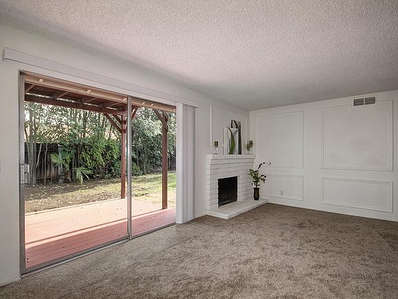 2nd image of 4021 Hollygrove Ct