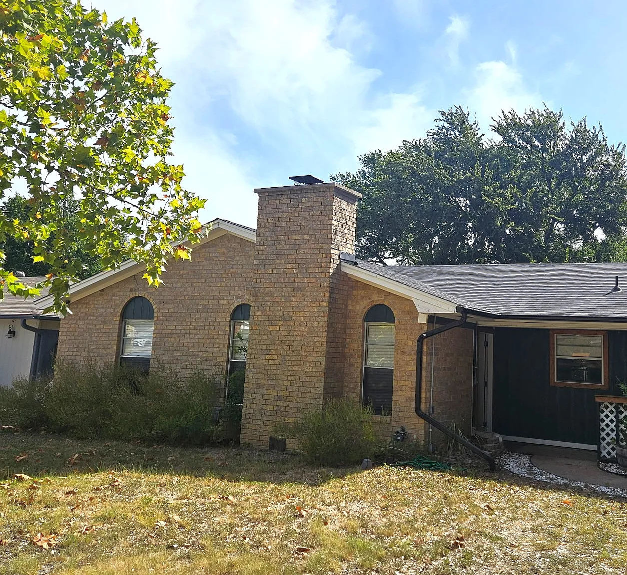 4 bed, 1366 sqft, $1,290 — Photo 2