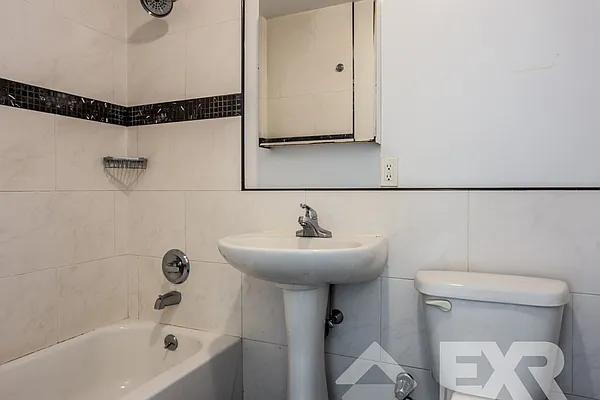 Rented by EXR | media 19