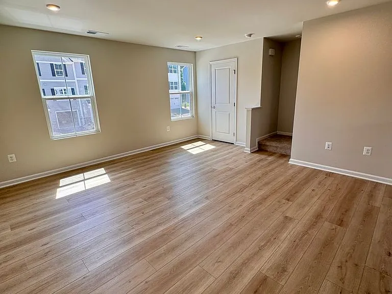 2905 Orchard Ridge Ln — Photo 12
