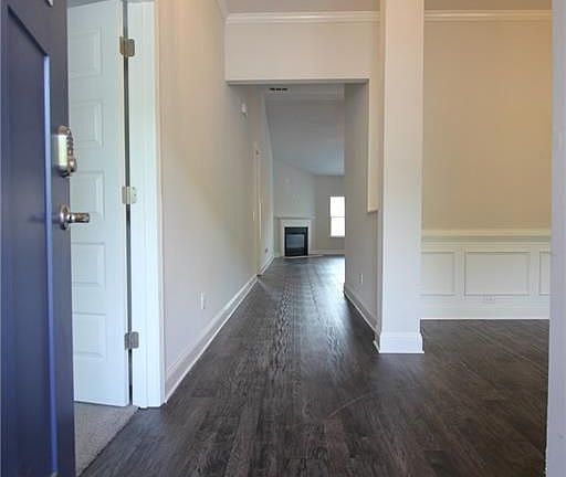 2nd image of 54 Park Ave