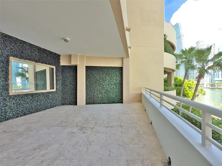 848 Brickell Key Dr #306 — Photo 31