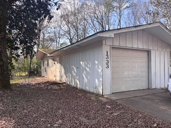 2nd image of 1333 Woody Dr