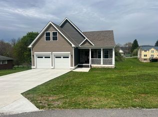 279 Raven View Ln, Lewisburg, WV 24901