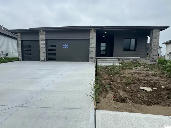 6219 N 209th St, Elkhorn, NE 68022