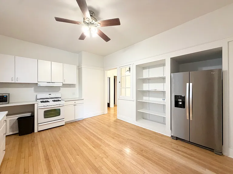 415 W Surf St #1A — Photo 23