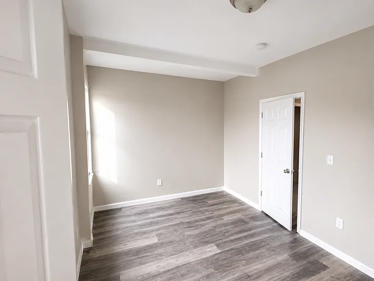 411 N 5th St #2B — Photo 4