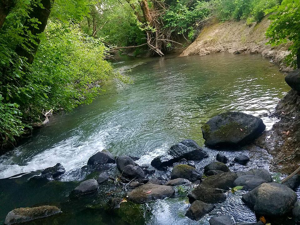 2nd image of 18690 SW Gopher Valley Rd