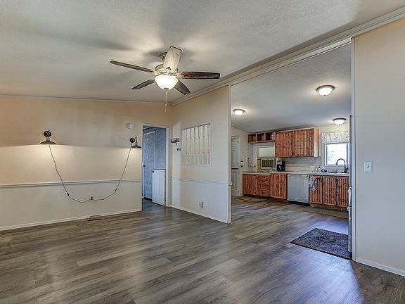 2nd image of 25349 Orange St