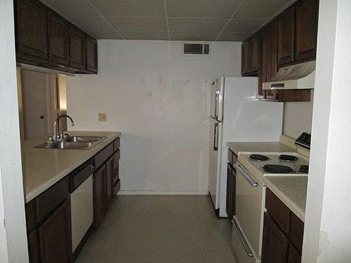 3rd image of 710 Tierra Del Sol APT D