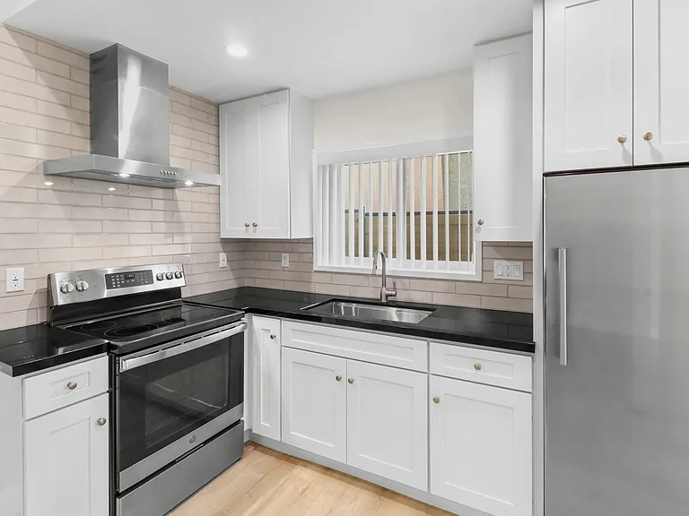 2823 S Corning St #5 — Photo 10