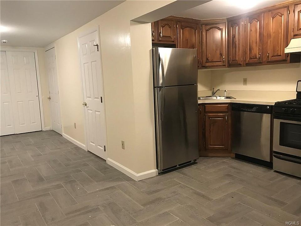 1st image of 35 Carmine Dr