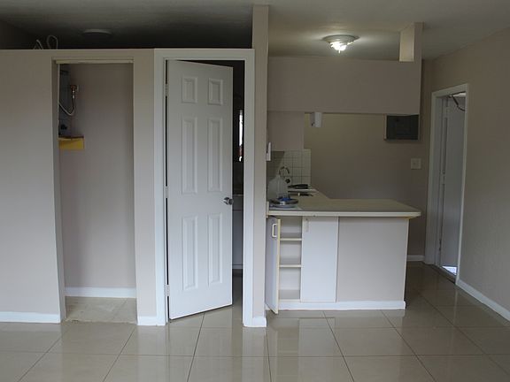 3rd image of 4434 Venus Ave #B