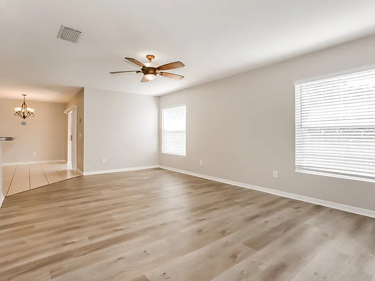 17126 Falconridge Rd — Photo 10