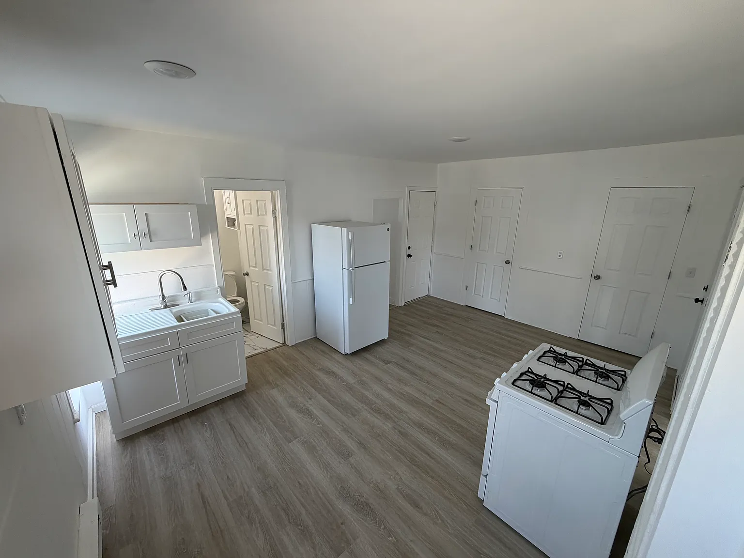 2 bed, 1000 sqft, $1,800 — Photo 4