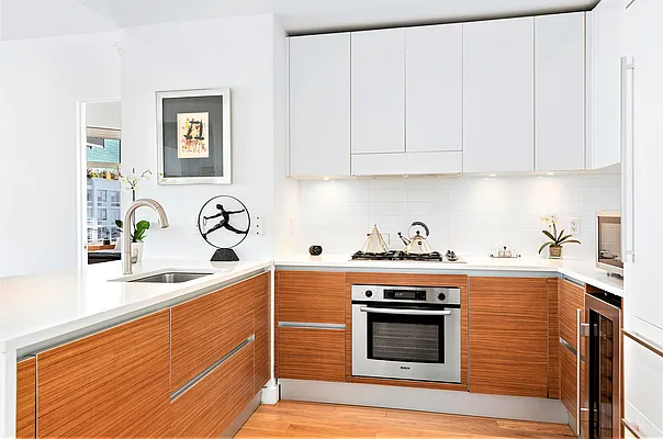 Sold by Compass | media 18