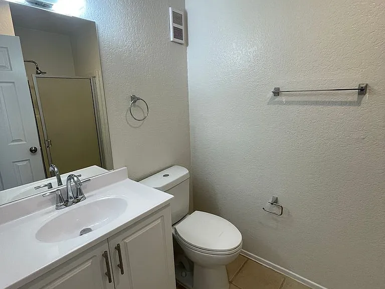2269 Earl Ave — Photo 14