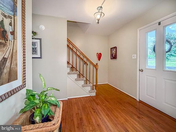 4th image of 766 Eisenhauer Dr