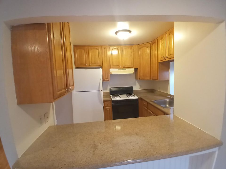 1st image of 116 Park Hill Ave #2