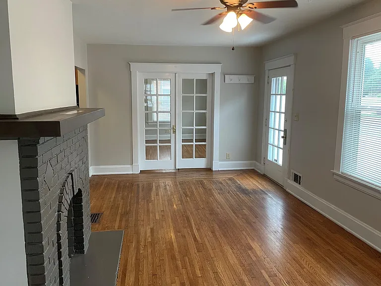 735 S Grand Ave — Photo 4