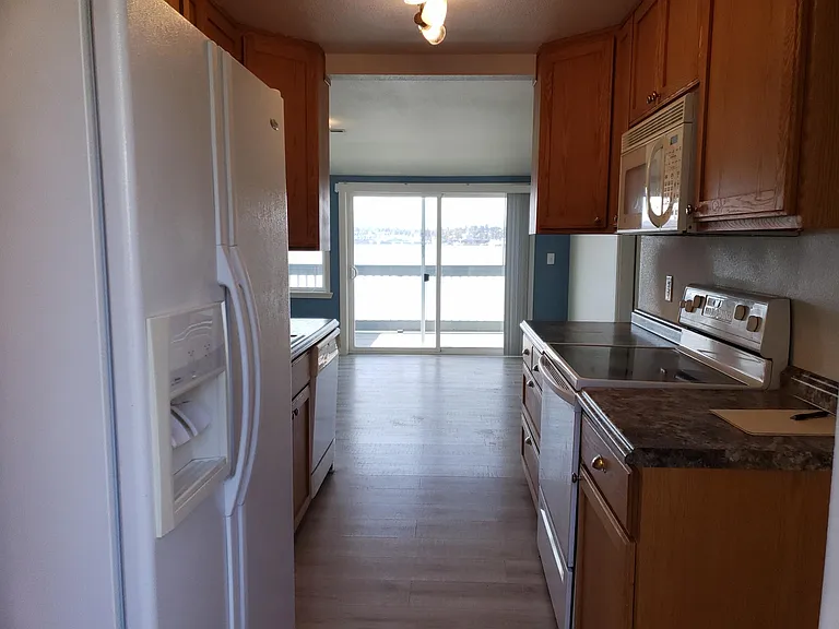 310 Perry Ave N — Photo 4