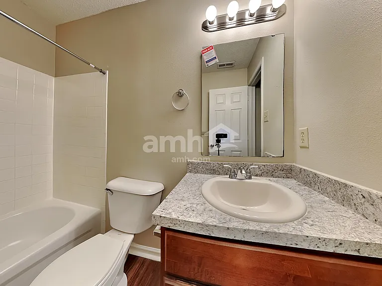 106 Frostwood Ln — Photo 14