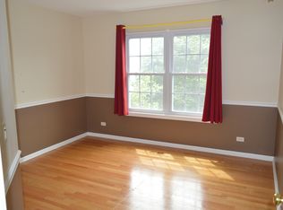 239 Faircroft Rd, Bartlett, IL 60103