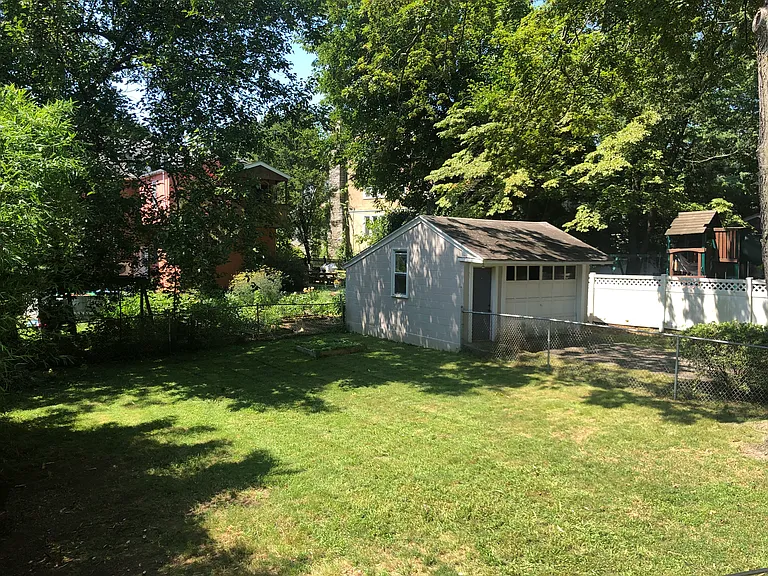 615 Lawson Ave — Photo 23