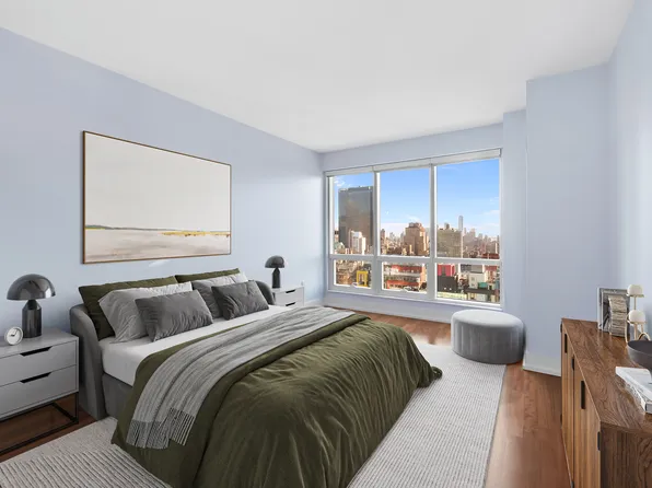 350 West 42nd Street image 2 of 13