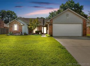609 Foltz Ln, Muskogee, OK 74403