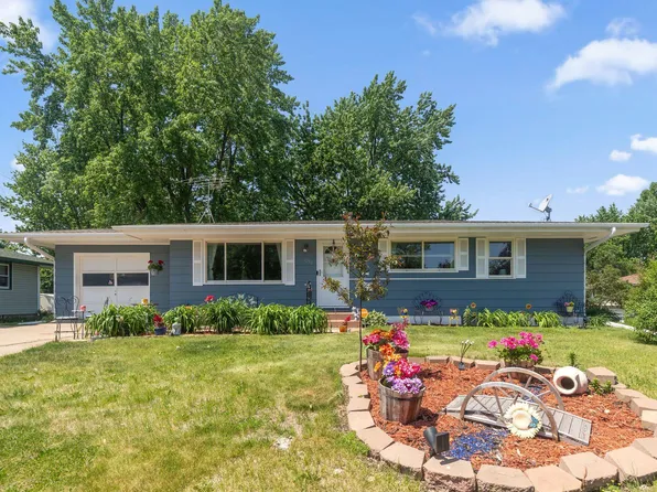 6280 7th St NE, Fridley, MN 55432