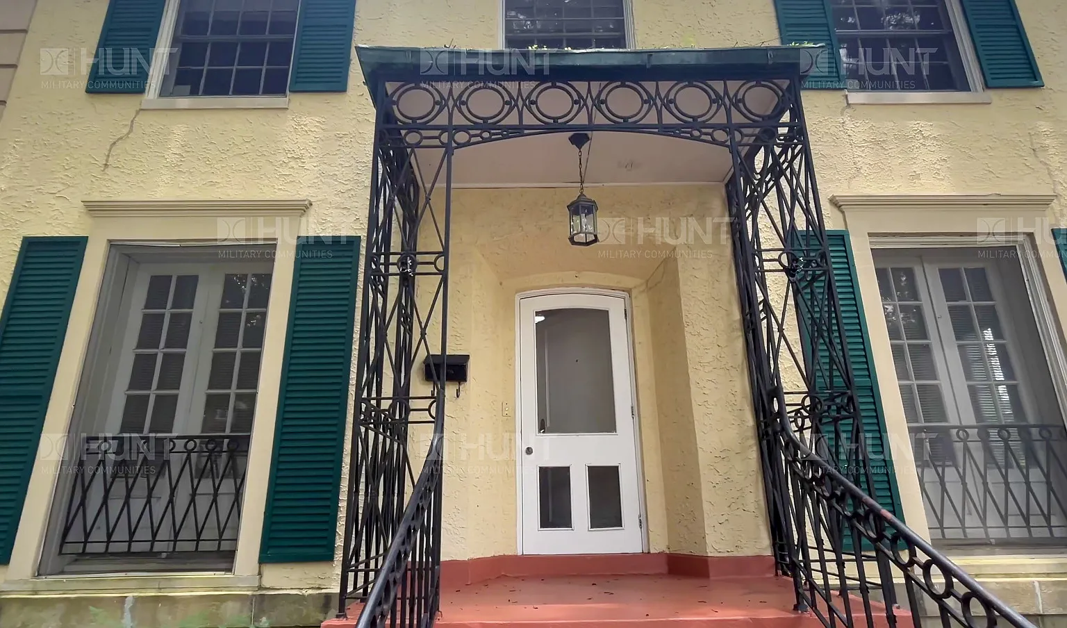 3 bed, 2.5 bath, 2505 sqft, $2,298 — Photo 2
