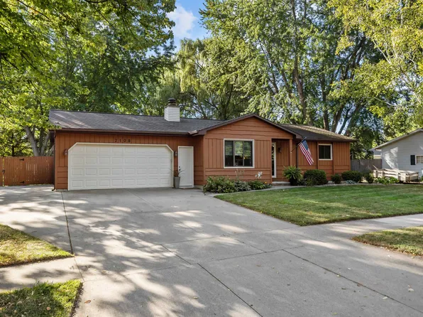 2108 S Horizon Dr, Appleton, WI 54915