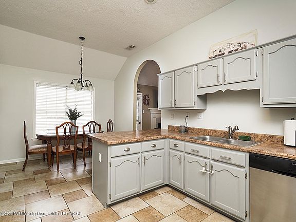 4th image of 4654 Alden Lake Dr E