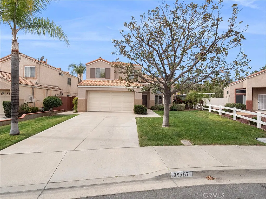 4 bed, 2.5 bath, 1680 sqft, $3,200 — Photo 2