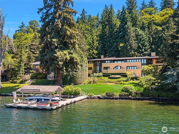 2nd image of 415 Shoreland Drive SE