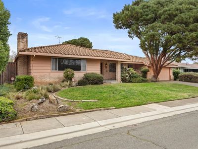 6140 Holstein Way, Sacramento, CA, 95831