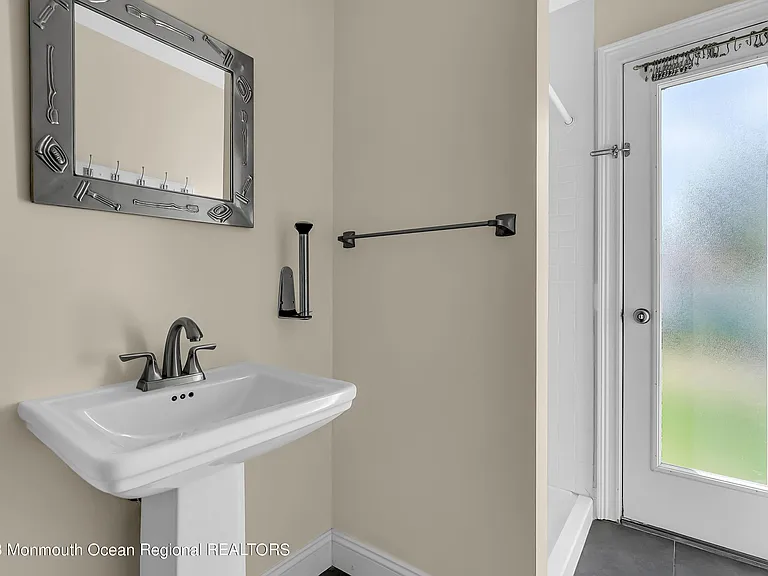 140 Idlewood Ave — Photo 14