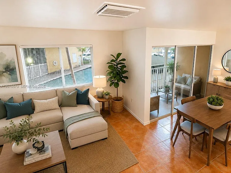 6235 Kendale Lakes Cir #239 — Photo 7