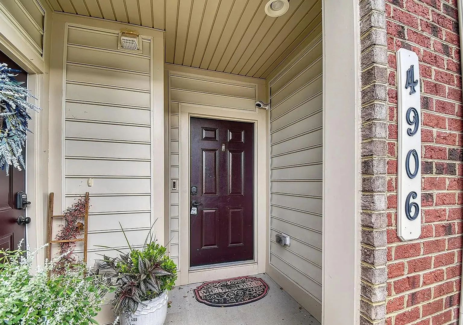 Stunning top level condo in Linton at Ballenger ready for your family — Photo 1