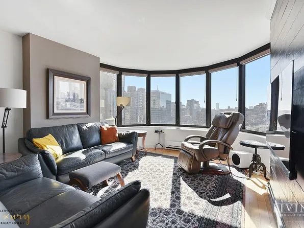 330 East 38th Street image 4 of 24