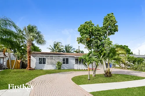 6820 SW 16th Ct Photo 1