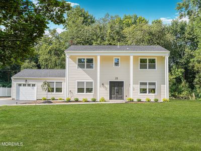28 Whittier Drive, Manalapan, NJ, 07726