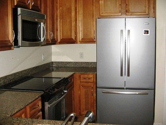 3rd image of 175 Bayberry Cir