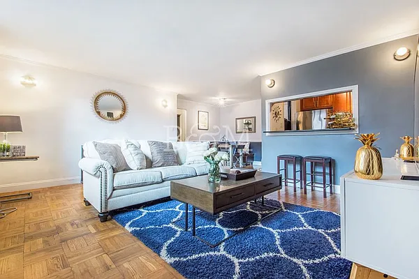 Sold by Brick&Mortar | media 2