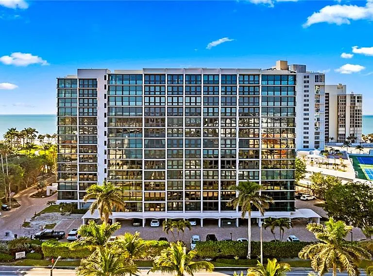 4031 Gulf Shore Blvd N #11C — Photo 1